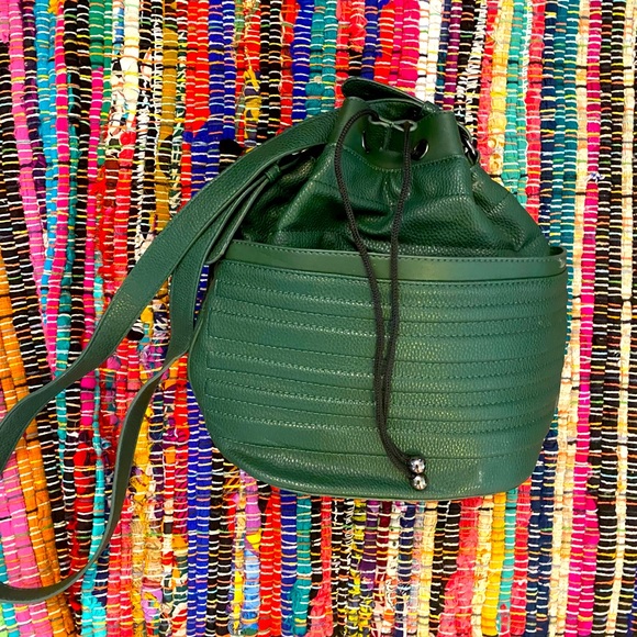 Gwen Stefani Bucket Purse - Picture 1 of 6